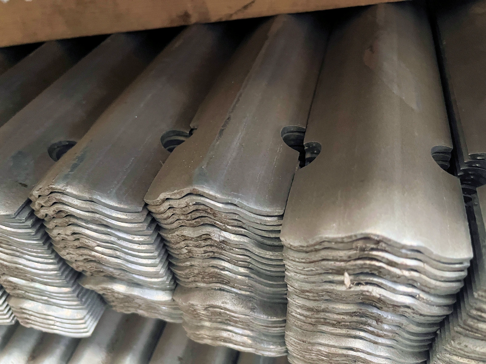 Traditional D Pale (Rounded & Notched Top) - 1.2m - Galvanised